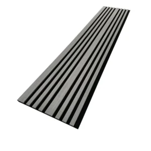 Szürkés tölgy színű falécek fekete hangelnyelő filc háttéren