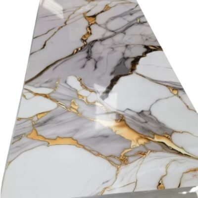 Intenzív arany erezetű és mintázatú nagyméretű PVC falpanel fehér alapon